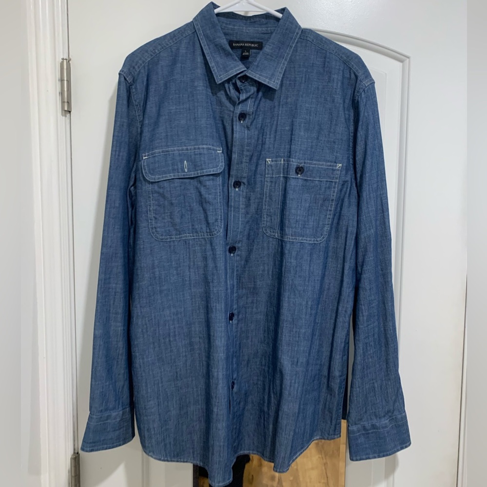 Banana Republic Men’s Chambray Indigo Denim Shirt